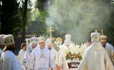 Митрополит Епіфаній очолив Божественну літургію у с. Феодосівка