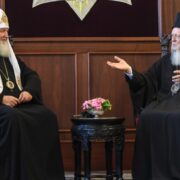 Патріарх Варфоломій: "…патріарх Кирил обидвома руками благословляє цю мерзенну, диявольську війну замість того, щоб засудити її…»