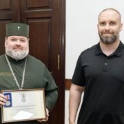 Архієпископ Митрофан отримав президентську відзнаку за оборону України