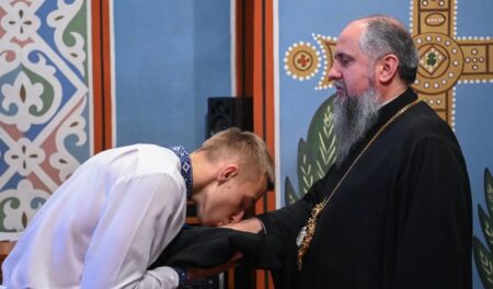 Спільність Студентів Отримала Підтримку від Предстоятеля: Благословення на Носіння Підрясника