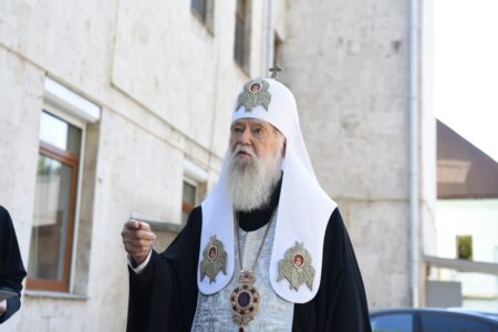 Патріарх Філарет благословив волонтерську кампанію по виготовленню сухих пайків для воїнів ЗСУ