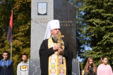 Блаженнійший Митрополит Епіфаній очолив Божественну літургію в селищі Лугини