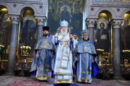 Святкове Різдво Пресвятої Богородиці: Слова та Богослужіння