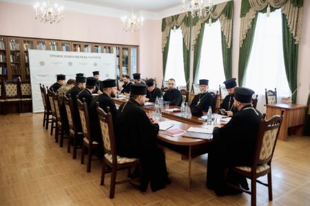 Засідання Управління Духовної Освіти: Аналіз та Перспективи Духовних Шкіл України