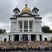 Митрополит Симеон відзначив 10-річчя освячення храму в Заліщиках Тернопільської області