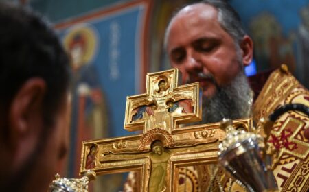 Всенічне бдіння з чином Воздвиження Хреста