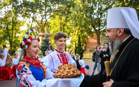 Предстоятель очолив Божественну літургію в храмі Успіння Пресвятої Богородиці в Кропивницькому
