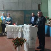 Релігійний Перехід: Шишаки обирають Православну Церкву України, Священики залишають Московську церкву