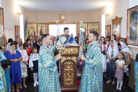 Митрополит Симеон відзначив 10-річчя освячення храму в Заліщиках Тернопільської області