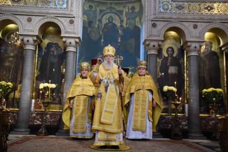 Патріарх Філарет молиться за мир та єдність у Володимирському соборі