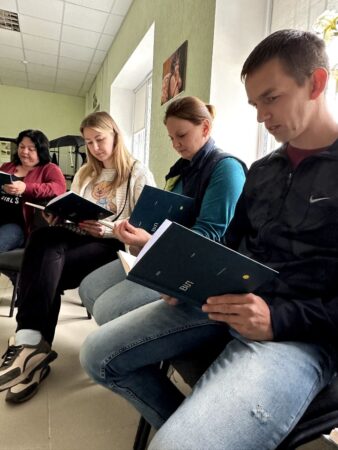 Любов, Турбота, та Взаєморозуміння: Сила Спільноти у Сучасному Світі