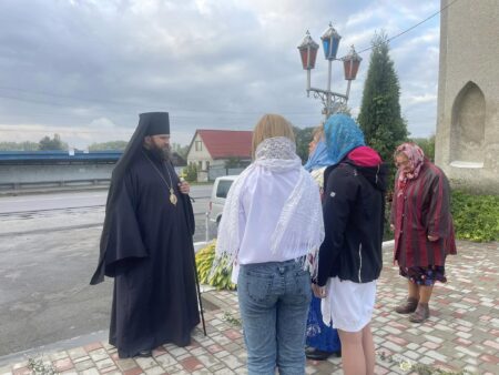 Освячення центрального престолу та Божественна літургія в честь святого апостола і євангелиста Іоана Богослова у селі Красносілка