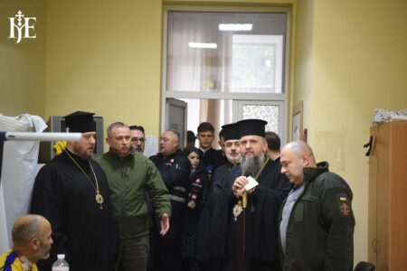 Митрополит Епіфаній відвідав воїнів і медичних героїв України