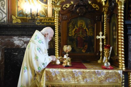 Патріарх Філарет закликає до молитви за Україну та перемоги у війні