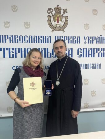 Митрополит Тернопільський і Кременецький нагородив видатних волонтерів і священнослужителя високими церковними нагородами УПЦ (ПЦУ)