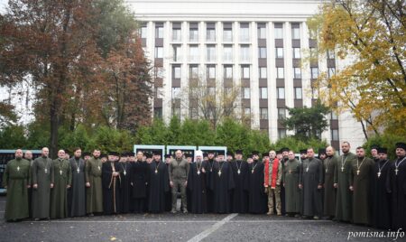 Митрополит Епіфаній вшанував героїв Батьківщини в Дніпрі