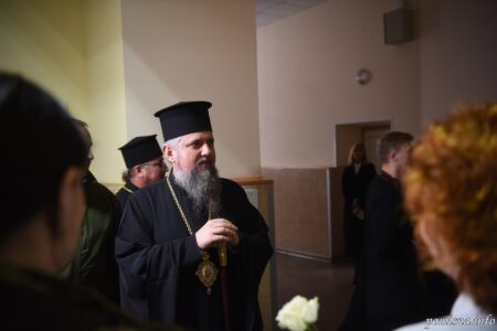 Митрополит Епіфаній відвідав поранених захисників у Дніпрі: вдячність та нагороди