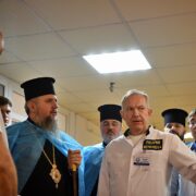 Святкова подяка: Митрополит Епіфаній нагородив героїв Мечникової лікарні