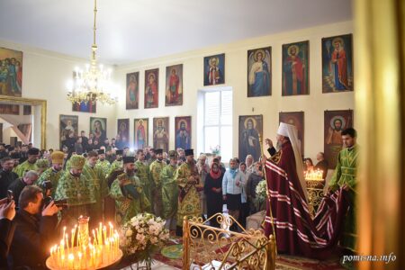 Дніпровська духовна семінарія відзначає 10-річчя і отримує нову нагороду
