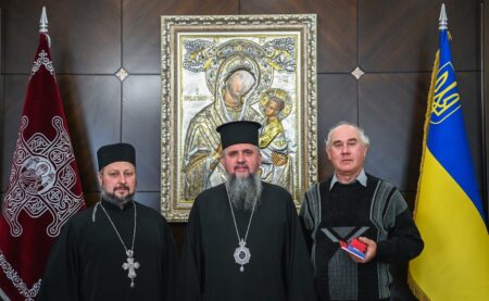 Історичне Рішення: Два Священика Повертаються до Єдиного Канонічного Простору