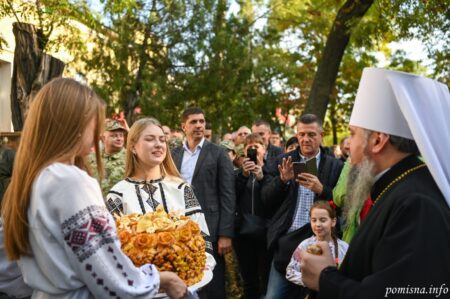 Митрополит Епіфаній Освятив Хрест на Куполі Собору Різдва Христового в Одесі