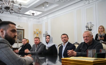 Зустріч Предстоятеля з керівництвом Оболонської райдержадміністрації: акценти розмови і церковні нагороди