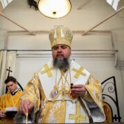 Важливий момент: освячення престолу у храмі Різдва Богородиці