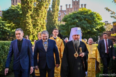 Митрополит Епіфаній очолив богослужіння в Чернівцях