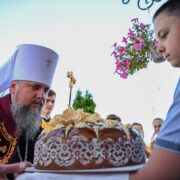Світле Вітання: Предстоятель Церкви України в Хмельниччині