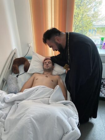 Духовна підтримка та благословення: Митрополит Іларіон відвідав ветеранів війни