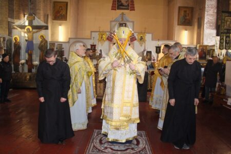У Харкові архієрей звершив дві хіротонії