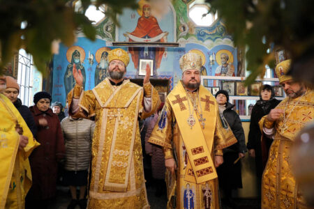 Візит митрополита Олександра до Свято-Покровського храму у Чорнухах: Спільна літургія та духовне об’єднання