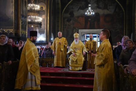 Божественна Літургія у Свято-Володимирському Соборі: Молитва за мир та визволення