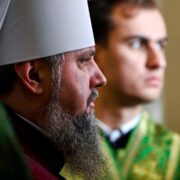 Святкове Освячення: Митрополит Епіфаній в Полтаві з Новою Скульптурою