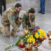 У молитві за спокій: Предстоятель Святої Церкви України вшанував жертв Голодомору