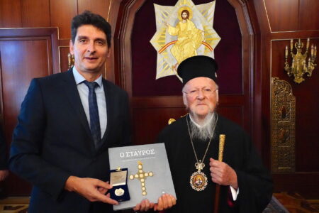 Історичний Запрошення: Митрополит Левкадії та Ітаки Зустрічає Вселенського Патріарха