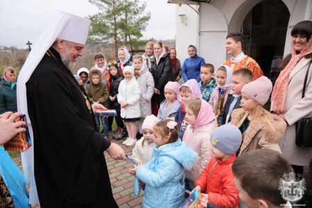 Митрополит Симеон освятив храм і нагородив настоятеля та громаду в с. Станіславчик