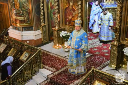 Святкова Літургія у Вінниці: Митрополит Симеон очолив урочисте богослужіння на свято Введення в храм Пресвятої Богородиці