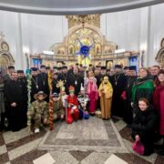 В Різдвяну ніч у Дніпрі: Архієпископ Симеон очолив молебень та зустрів святкових гостей!