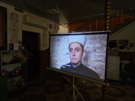 Боротьба зі СНІДом: Подолання стигми та підтримка Людей, Живучих з ВІЛ