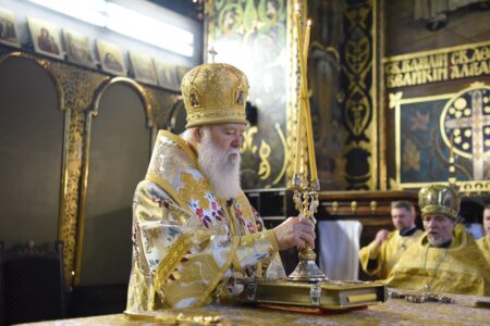 Святкове Богослужіння та Молитви за Мир: Патріарх Філарет у Володимирському Соборі