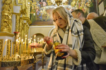 Світло Пам’яті: Успенський собор Києво-Печерської лаври вшановує героїв перед Різдвом