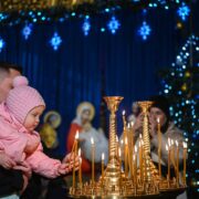 Божественна Літургія 24 грудня: Предстоятель Епіфаній молиться за мир в Україні