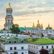 Святкова Літургія в Успенському Соборі: Пам'ять апостола Стефана з Митрополитом Епіфанієм