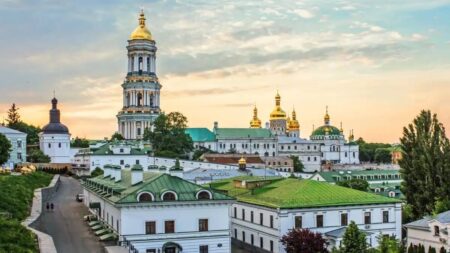 Святкова Літургія в Успенському Соборі: Пам’ять апостола Стефана з Митрополитом Епіфанієм