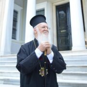 Відео Проповіді/Недільна Літургія у Михайлівському соборі: Архієпископ Агапіт очолив богослужіння під знаменами миру та благословення