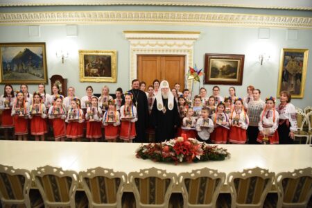 Дитячий хор «Пектораль» з Оболонського району Києва вразив Святійшого Патріарха Філарета різдвяними колядками