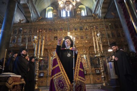 Вселенський Патріарх до молоді: «Протистояти об’єктивованому життю та інструменталізації людської особистості»