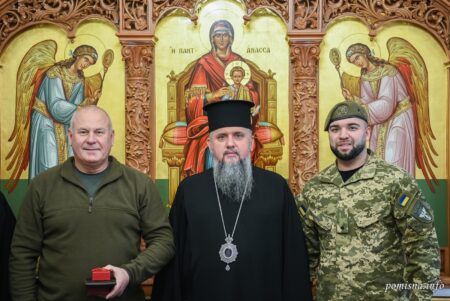 Предстоятель вручив нагороди воїнам протиповітряної оборони: Зустріч Блаженнішого Митрополита і генерал-майора Кісільова