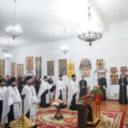 Унікальне Вручення Дипломів у Волинському Університеті: Благословіння протоієрея Миколи Цапа канцлера Волинської єпархії УПЦ (ПЦУ)